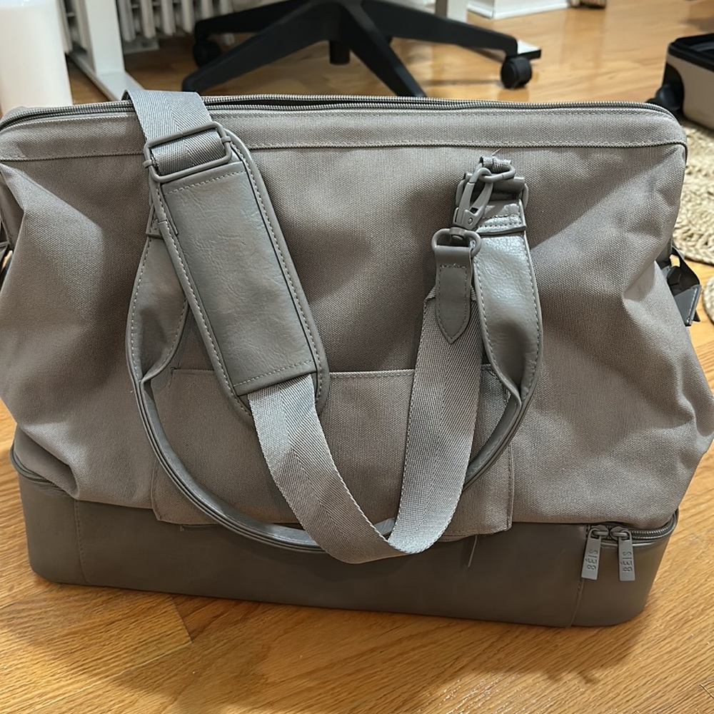 BEIS Weekender Bag - Picture 11 of 12